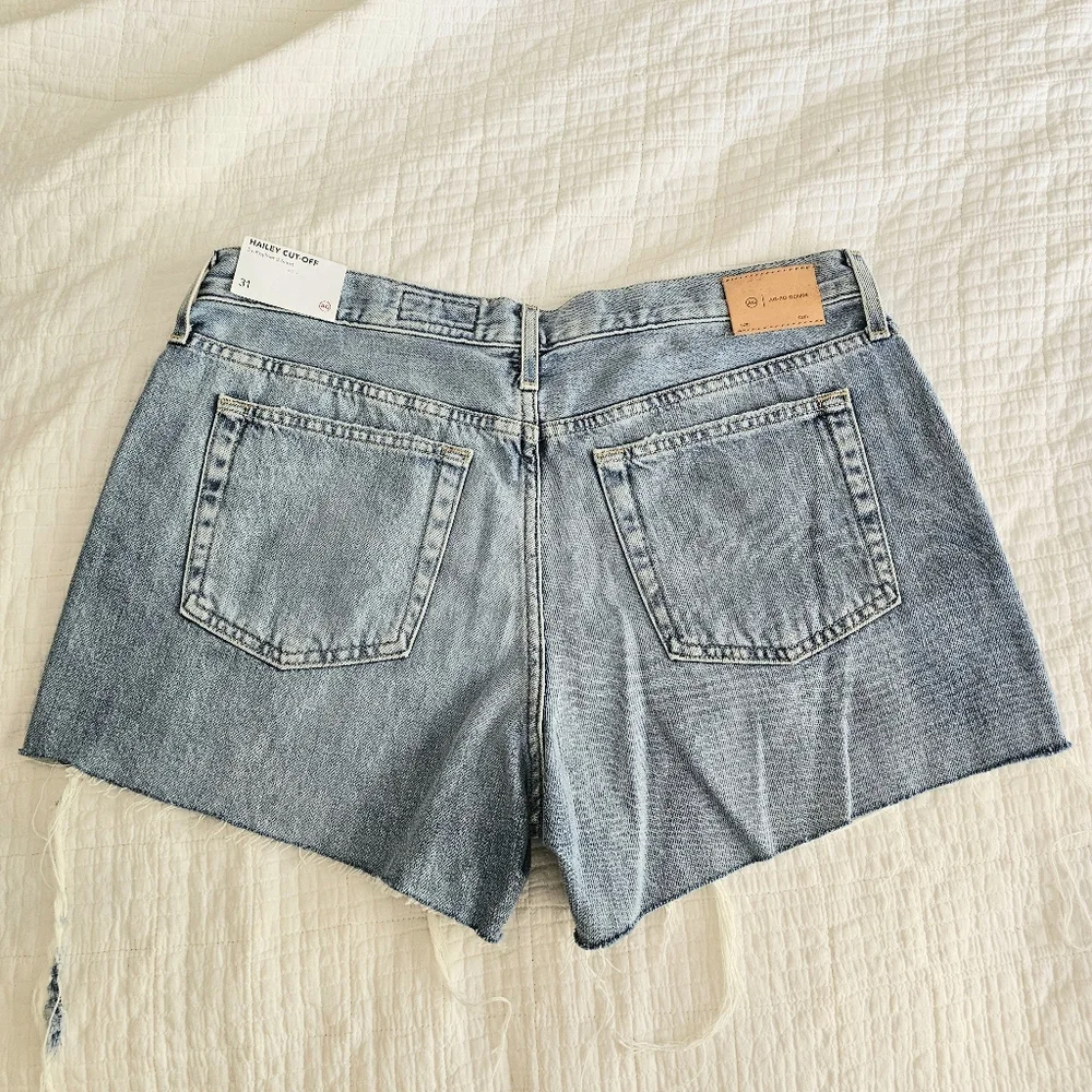 AG NWT Hailey Cutoff Shorts 31